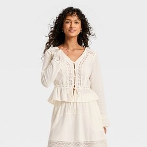 Universal Thread Cream Ruffle Long Sleeve Lace Trim Top Small NWT